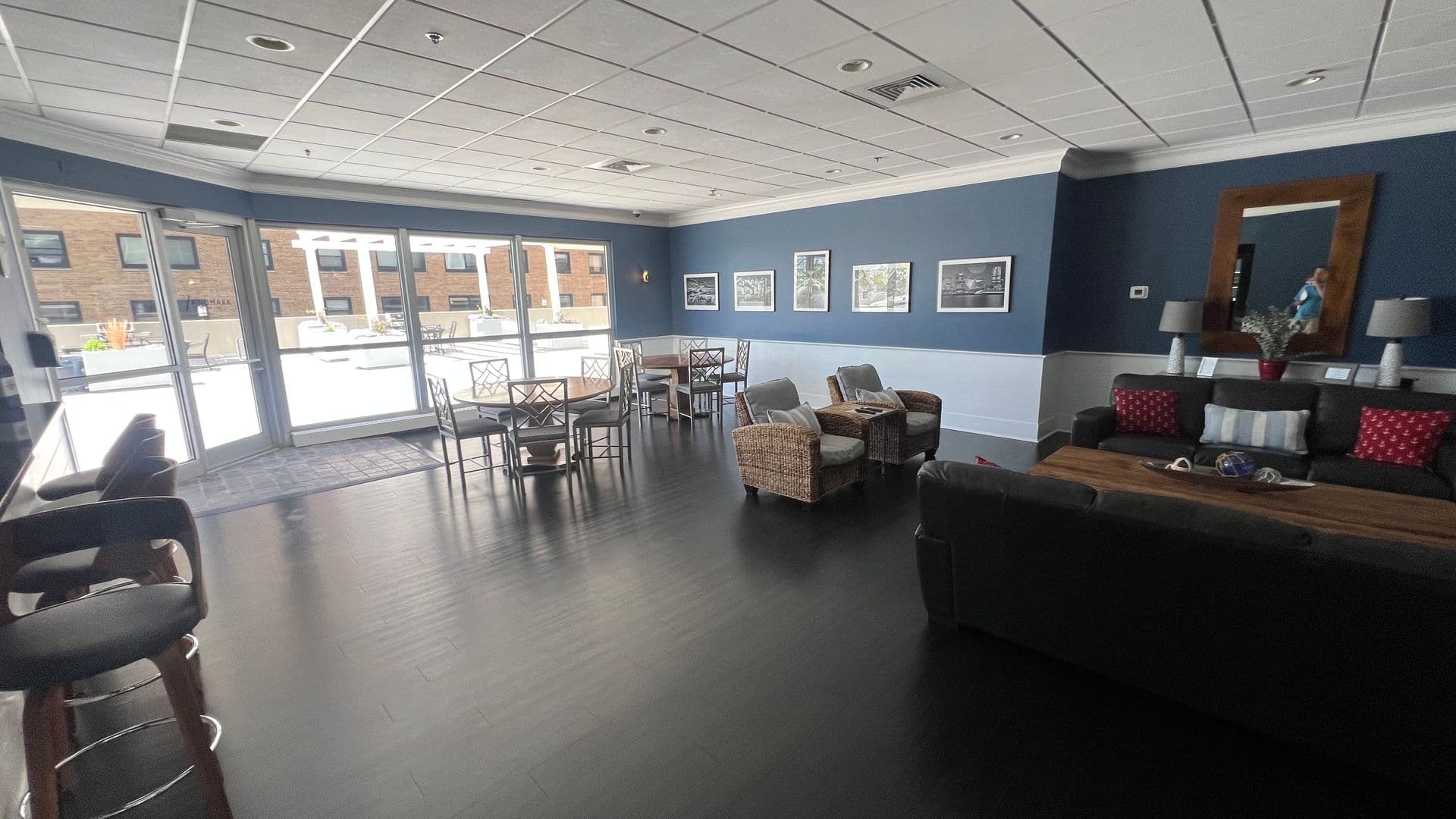 Milwaukee Condo: 1660 N PROSPECT AV