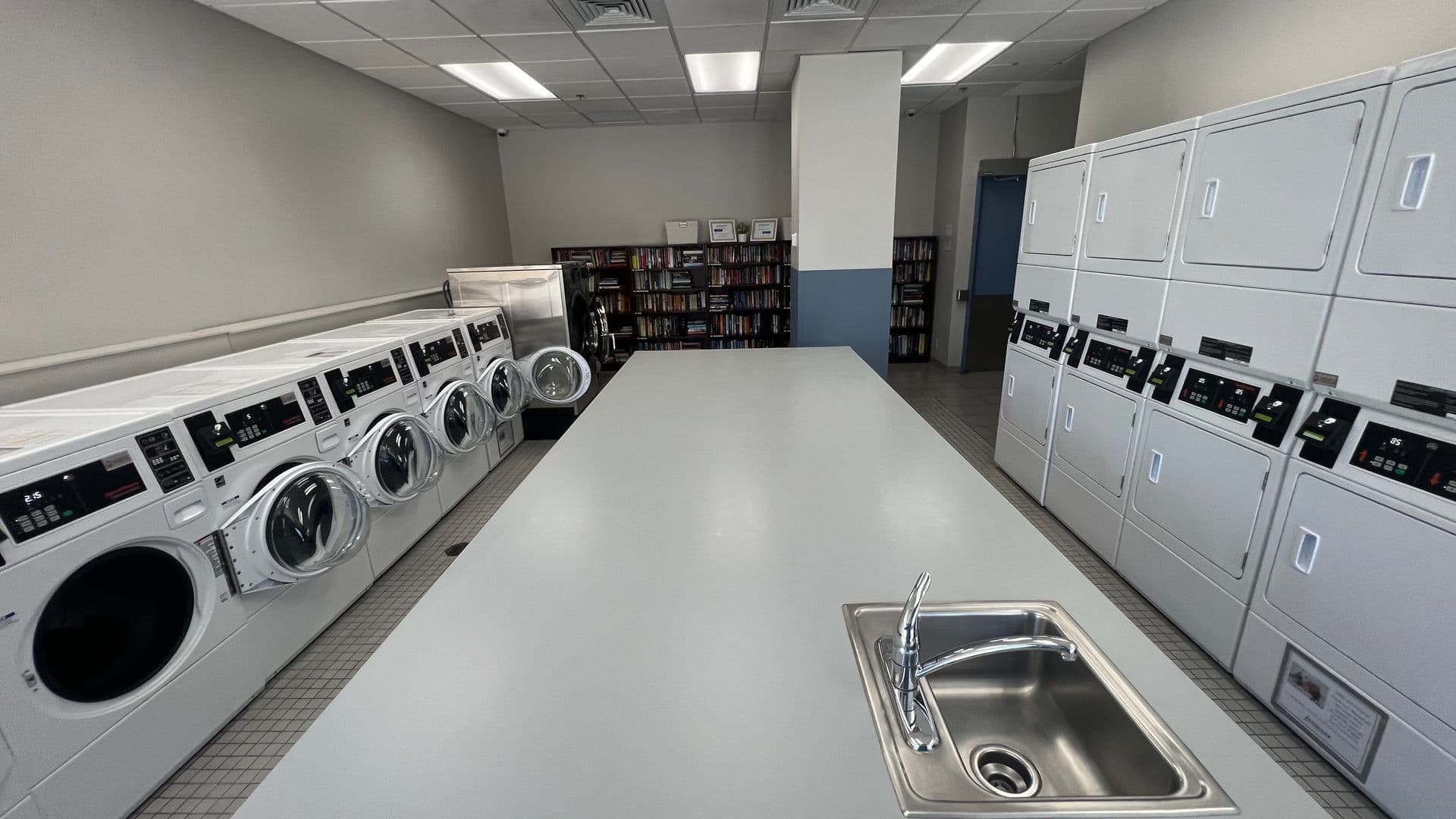 Milwaukee Condo: 1660 N PROSPECT AV