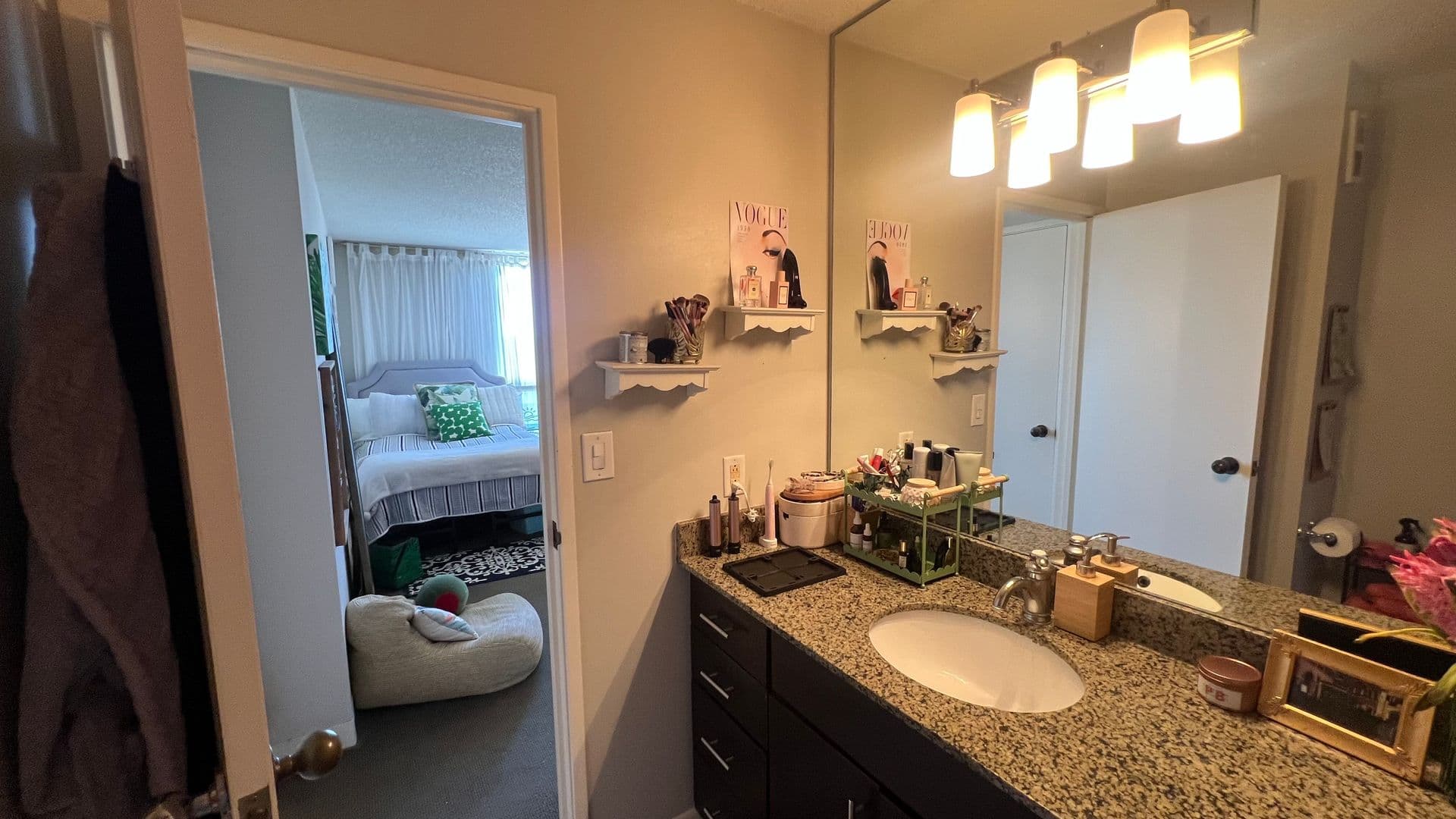 Milwaukee Condo: 1660 N PROSPECT AV