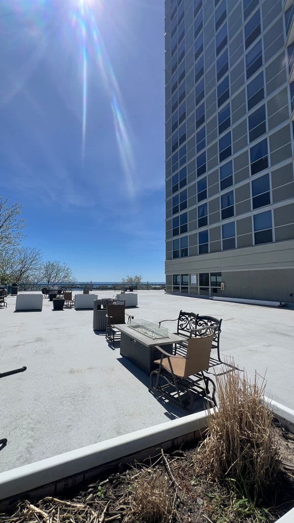 Milwaukee Condo: 1660 N PROSPECT AV
