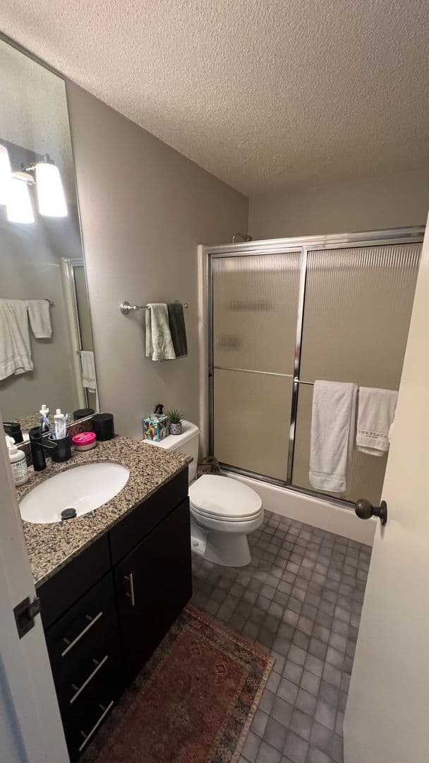 Milwaukee Condo: 1660 N PROSPECT AV