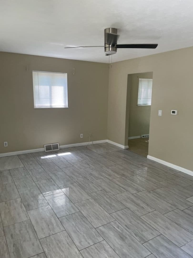 Huntington Apartment: 1120 Norway Avenue
