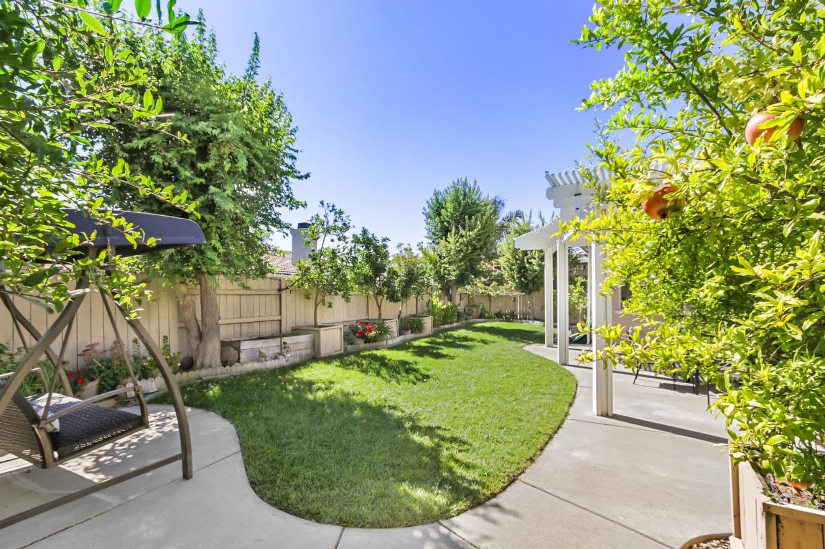 Sacramento House: 5085 Dodson Lane