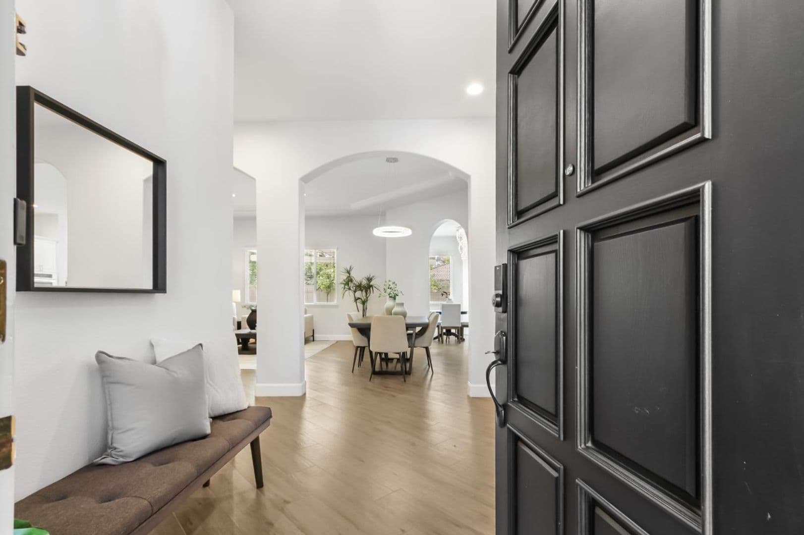 Sacramento House: 5085 Dodson Lane