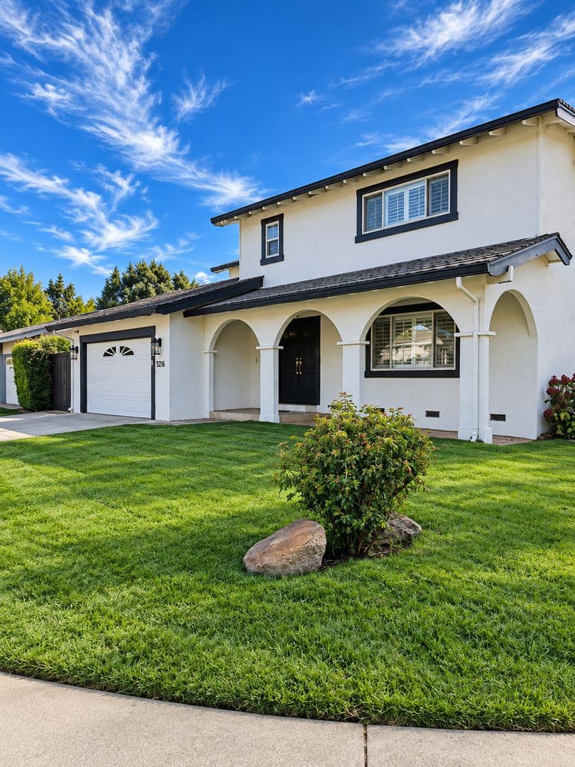 Carmichael House: 5216 Marimoore Way