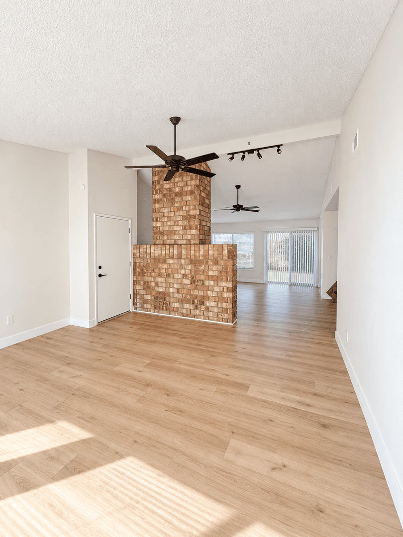 Sacramento House: 5013 Timbercreek Way