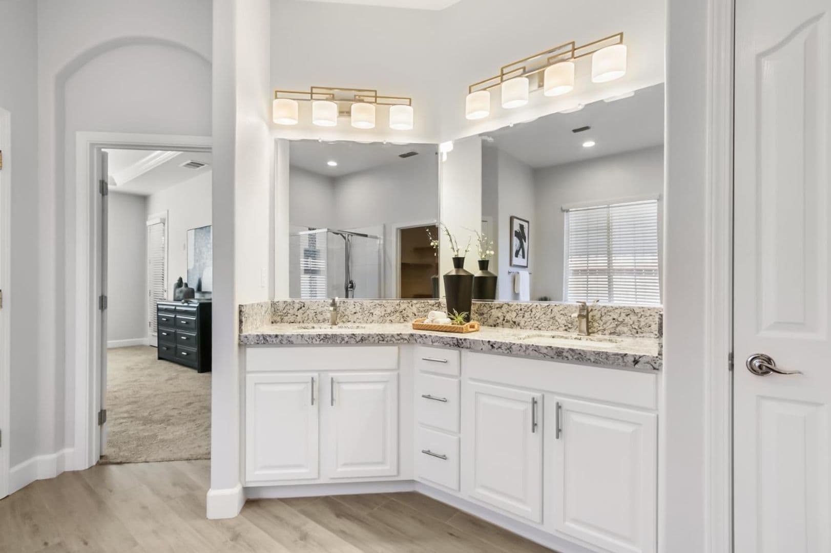 Sacramento House: 5085 Dodson Lane
