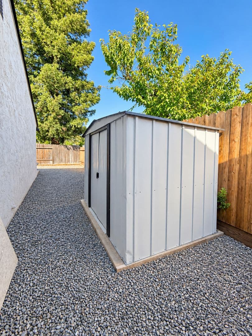 Sacramento House: 5013 Timbercreek Way