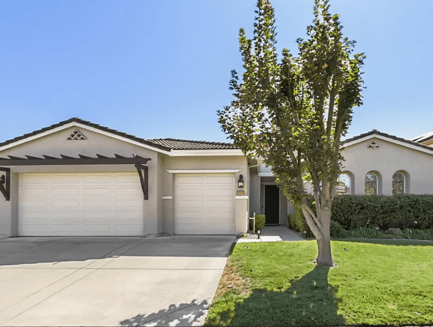 Sacramento House: 5085 Dodson Lane