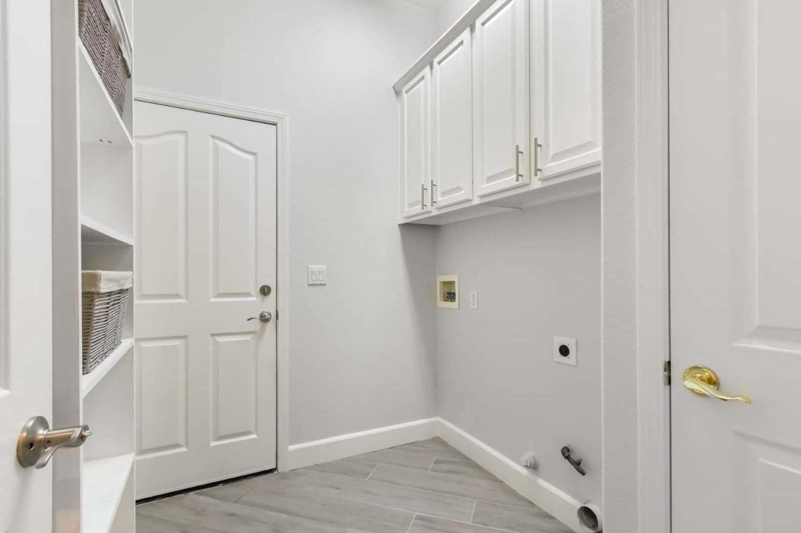 Sacramento House: 5085 Dodson Lane