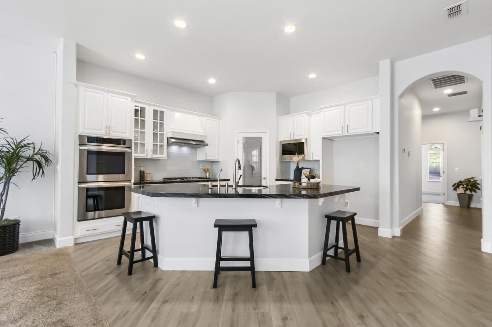 Sacramento House: 5085 Dodson Lane