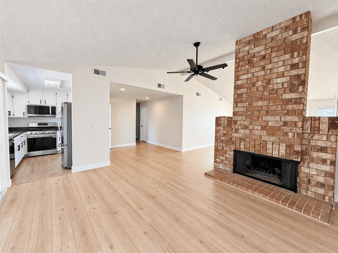 Sacramento House: 5013 Timbercreek Way