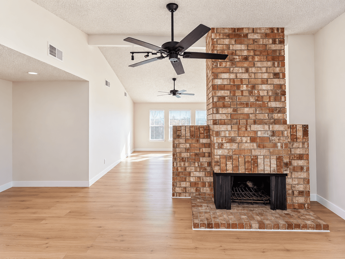 Sacramento House: 5013 Timbercreek Way