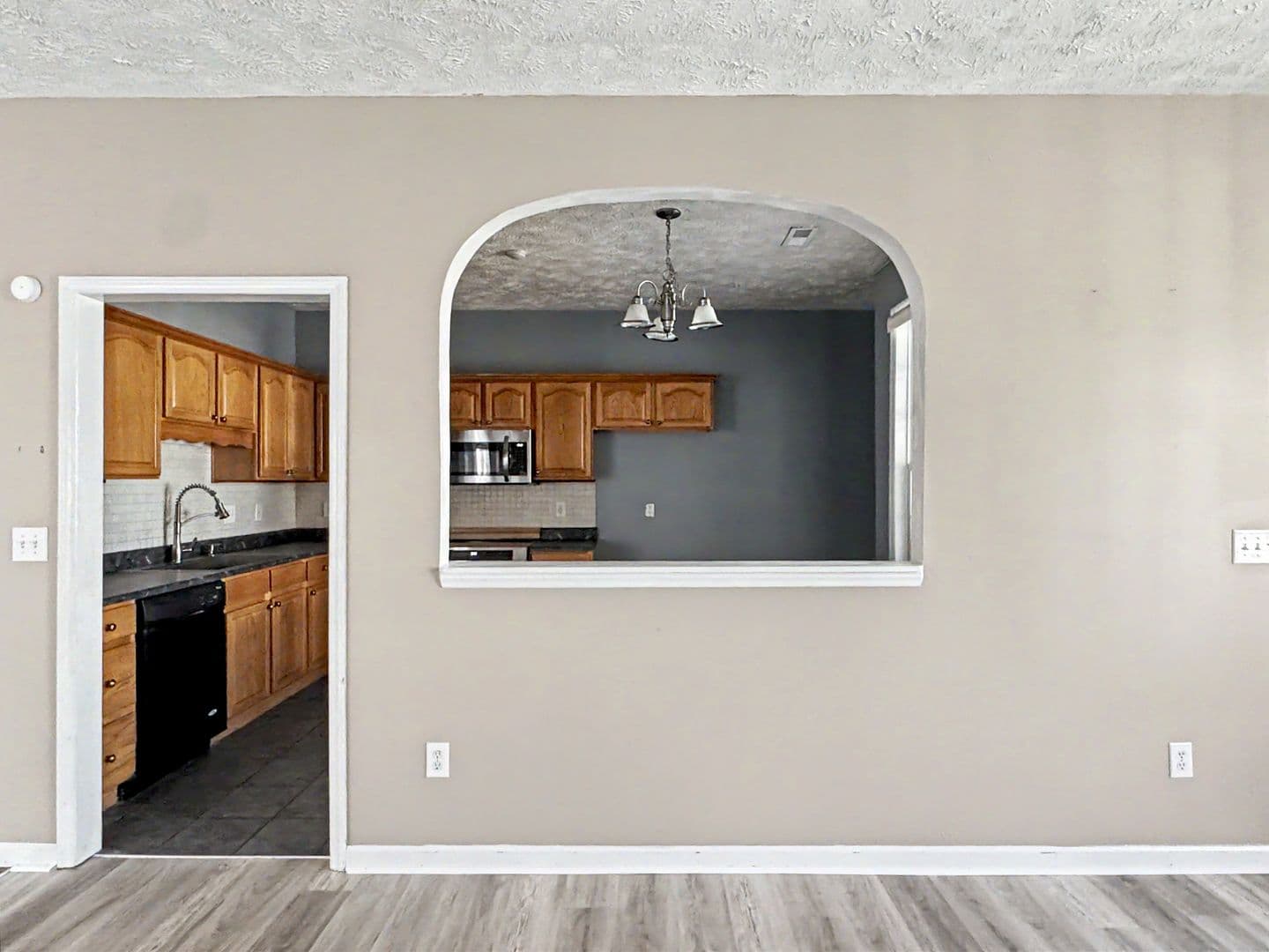 Fayetteville House: 7701 Redwood Avenue