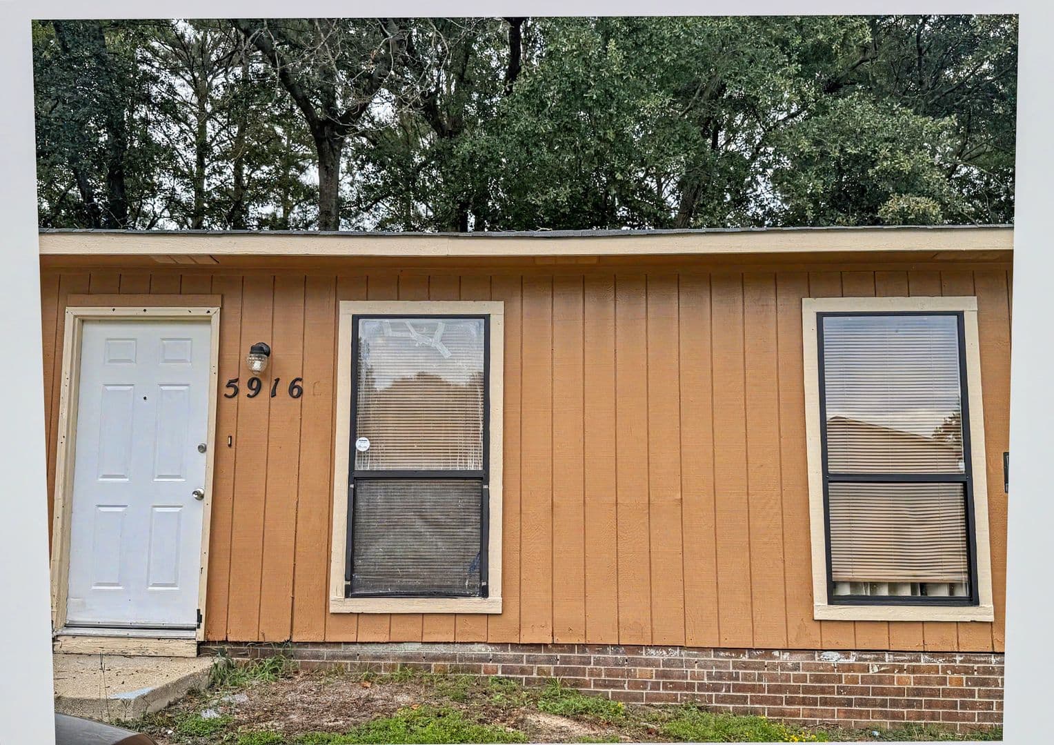 Fayetteville House: 5916 Aftonshire Drive