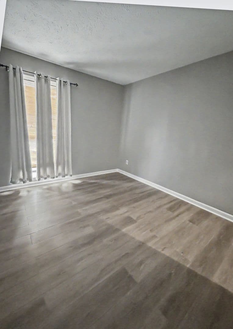 Fayetteville House: 5916 Aftonshire Drive