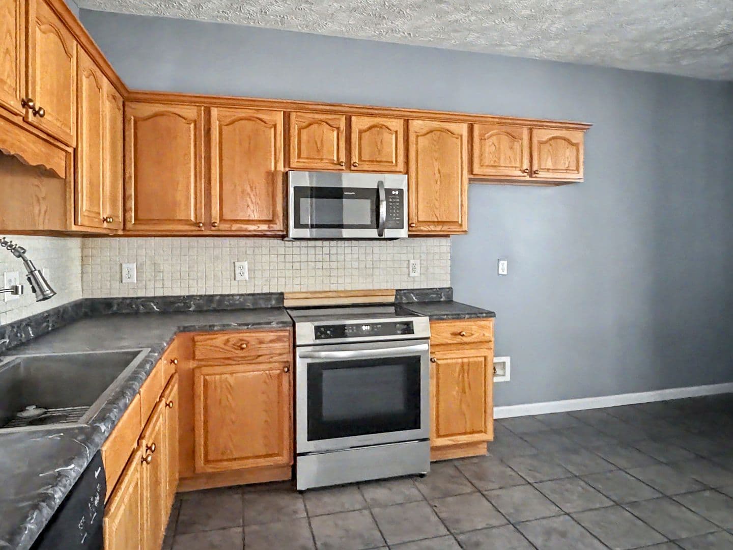 Fayetteville House: 7701 Redwood Avenue