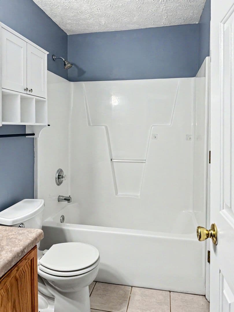 Fayetteville House: 7701 Redwood Avenue