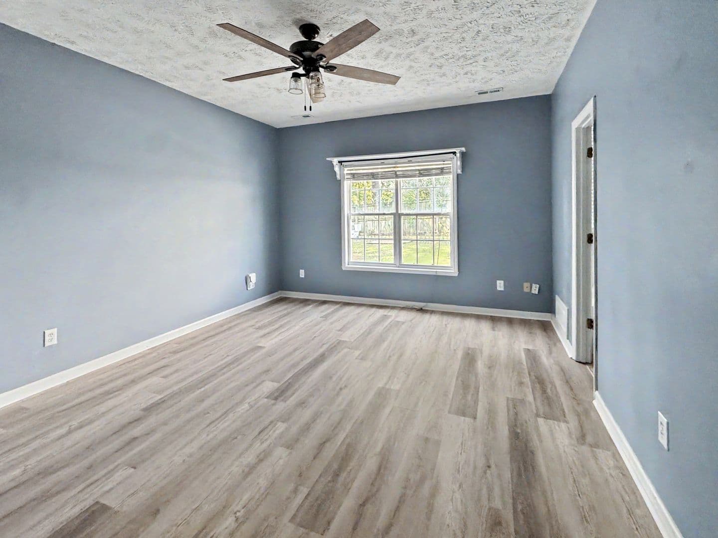 Fayetteville House: 7701 Redwood Avenue