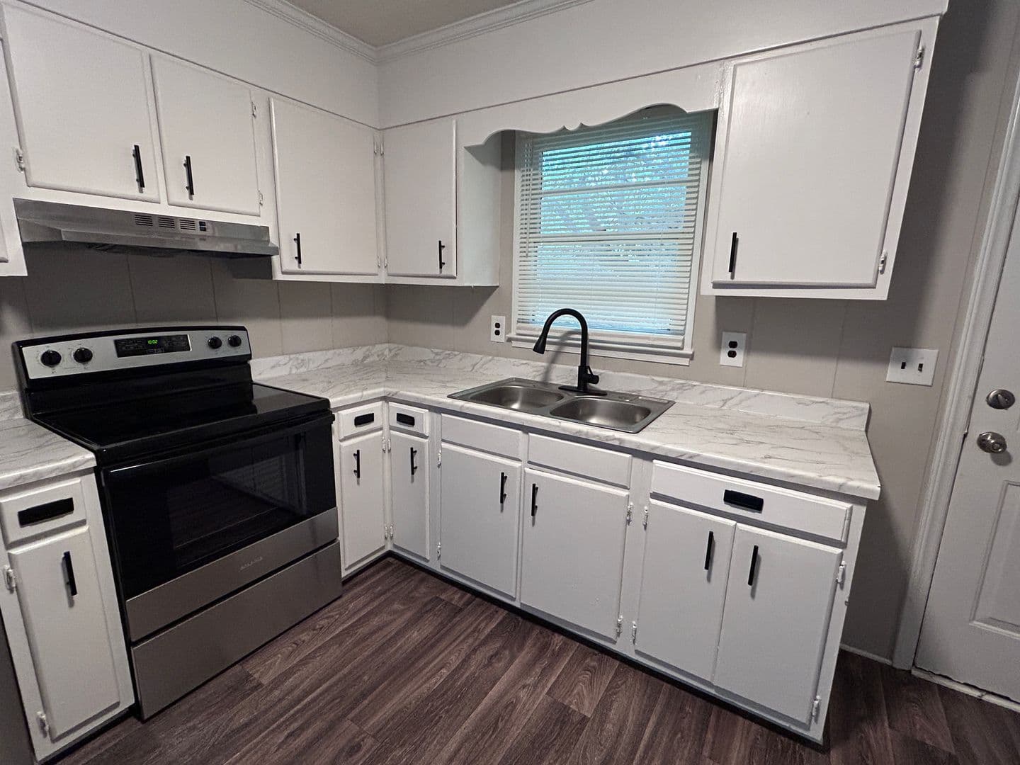 Thomasville Apartment: 115 Cox Avenue