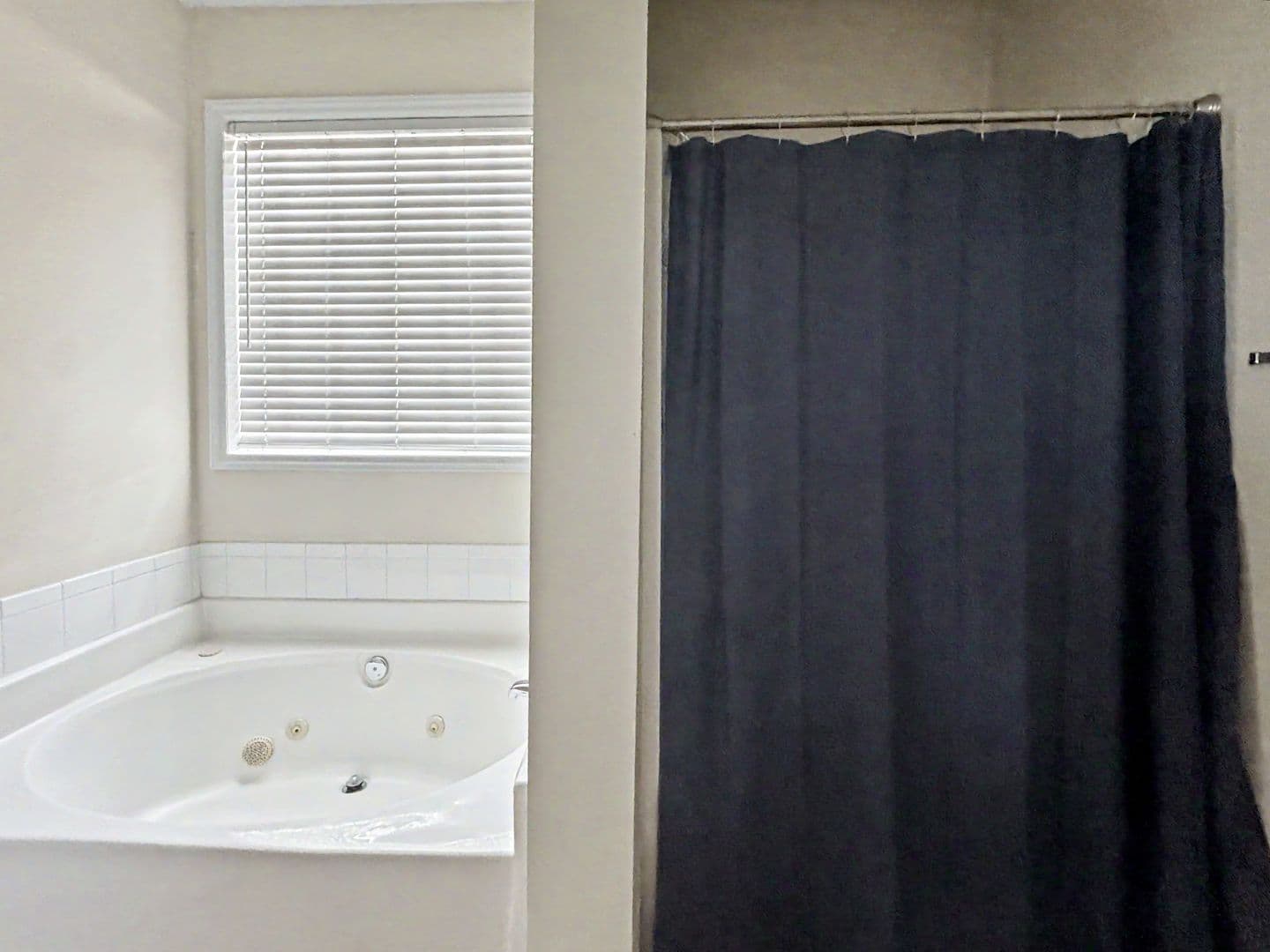Fayetteville House: 7701 Redwood Avenue
