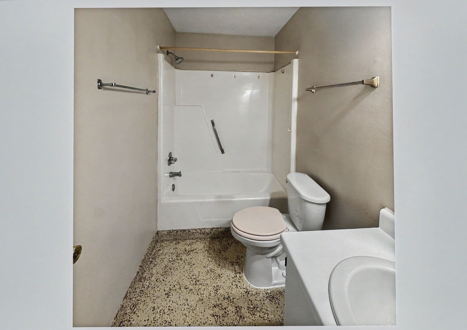 Fayetteville House: 5916 Aftonshire Drive