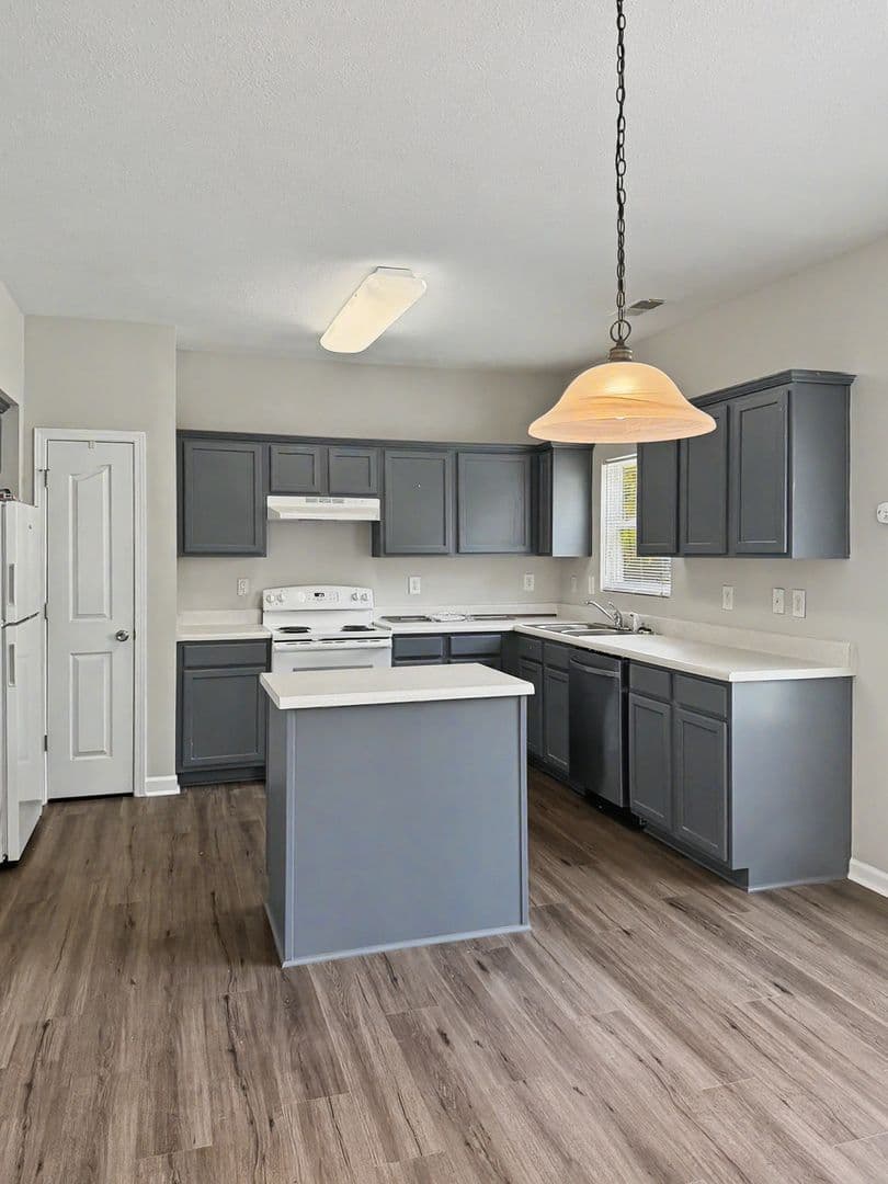 Charlotte House: 2717 Forest Grove Ct