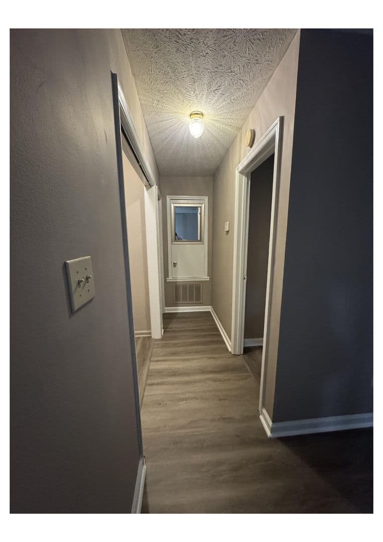 Fayetteville House: 5916 Aftonshire Drive