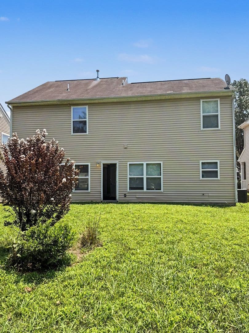 Charlotte House: 2717 Forest Grove Ct