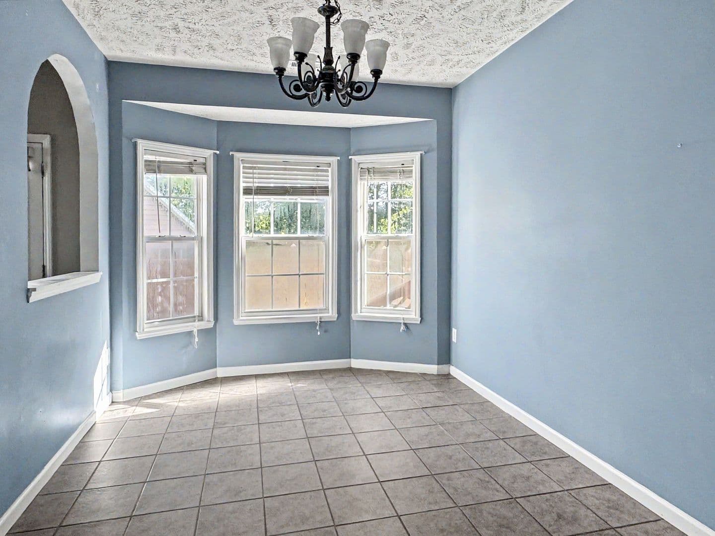Fayetteville House: 7701 Redwood Avenue