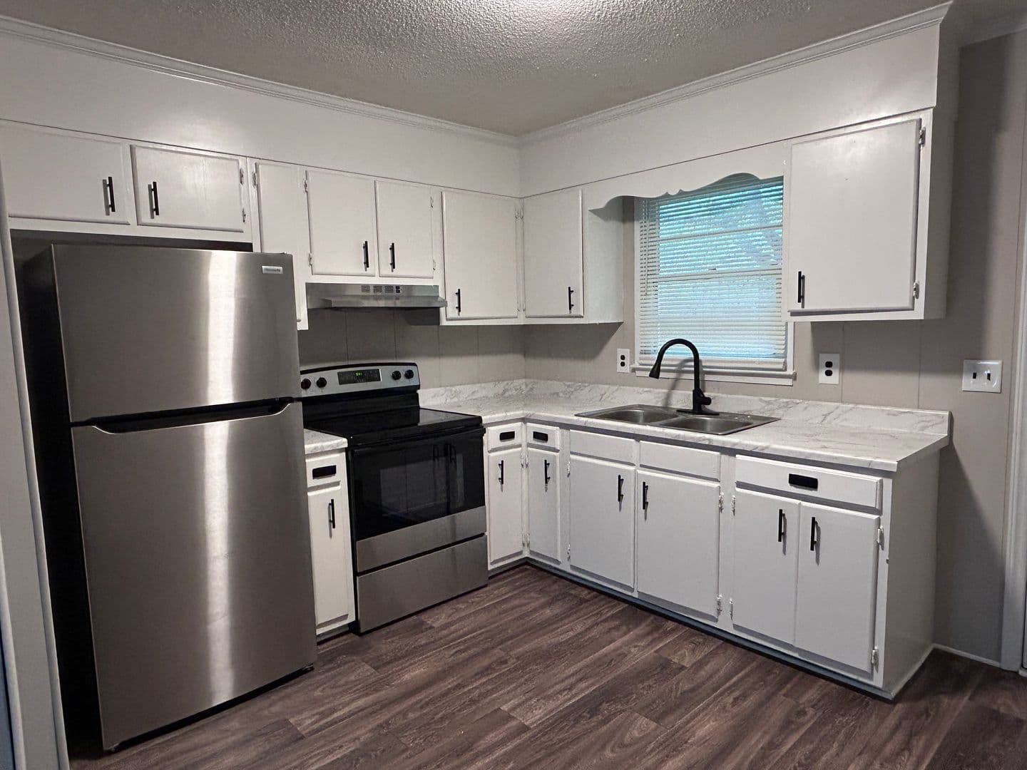 Thomasville Apartment: 115 Cox Avenue