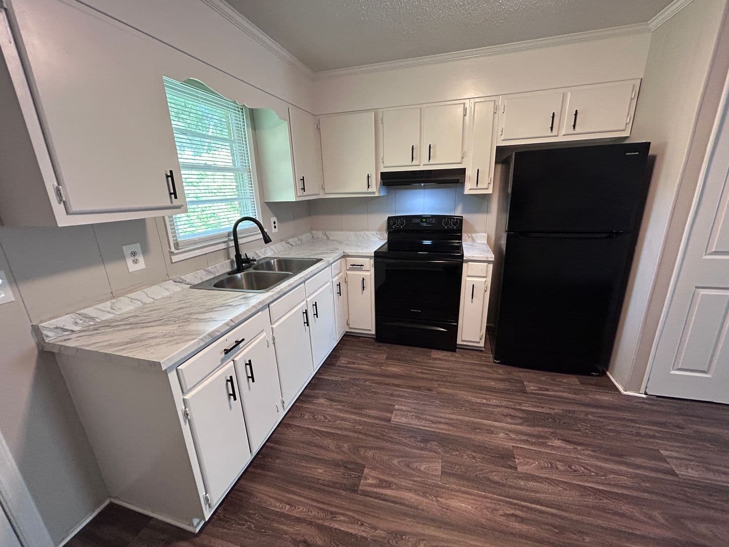 Thomasville Apartment: 115 Cox Avenue