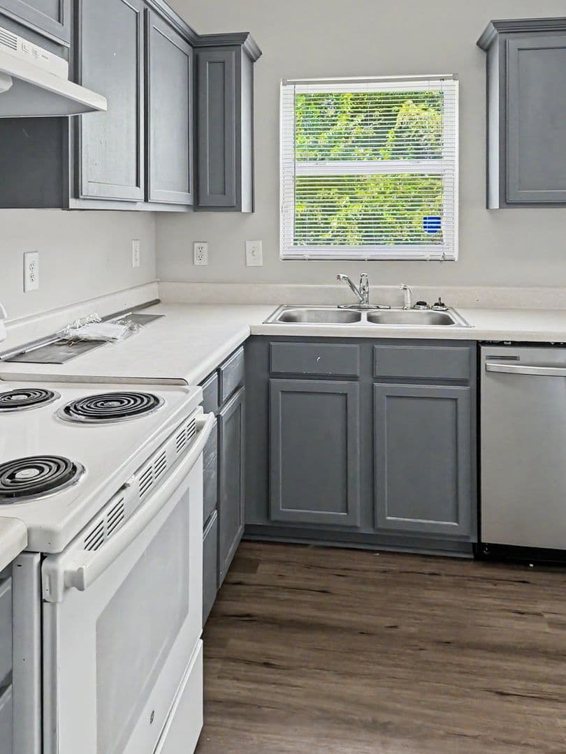 Charlotte House: 2717 Forest Grove Ct