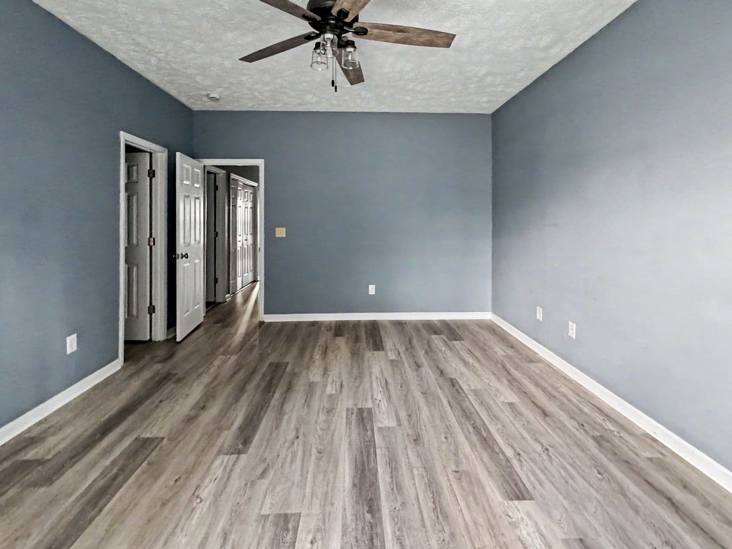 Fayetteville House: 7701 Redwood Avenue