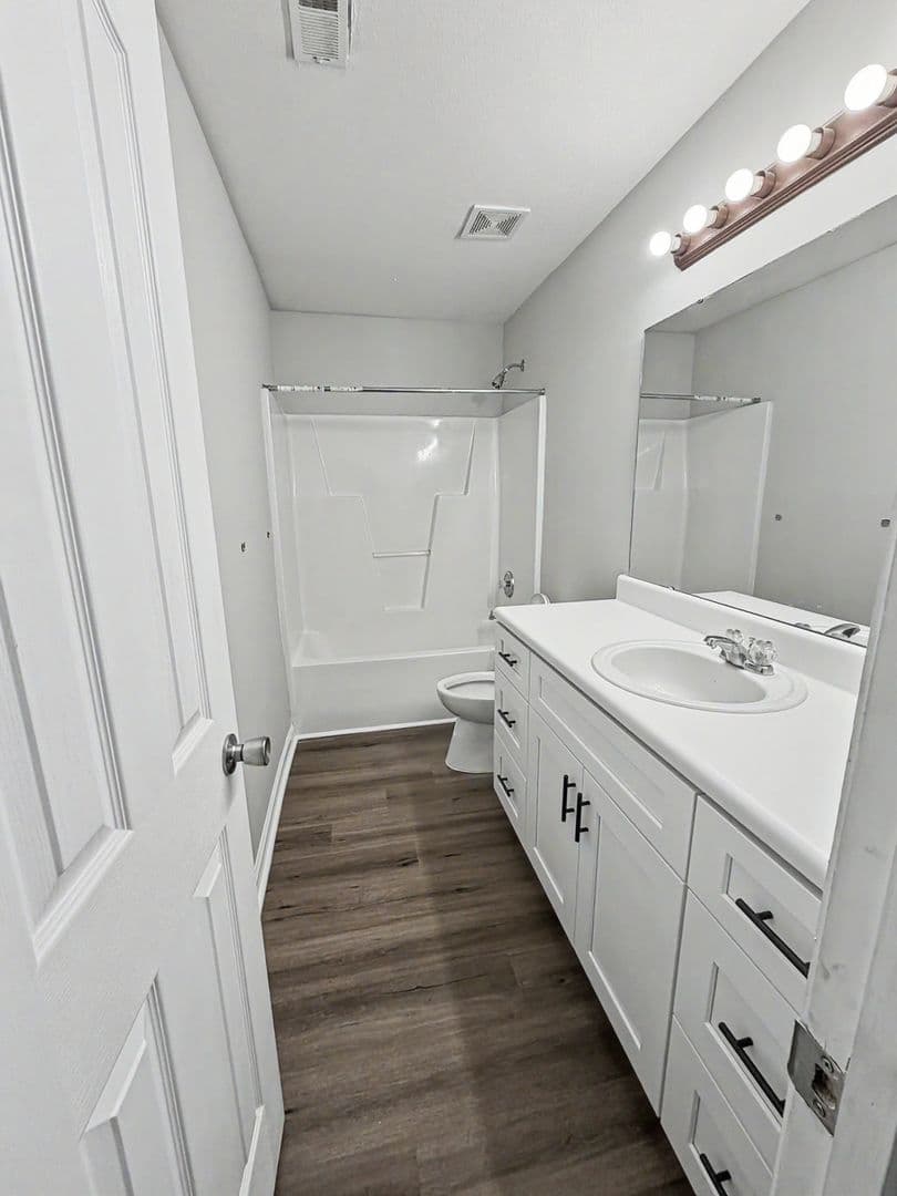 Charlotte House: 2717 Forest Grove Ct