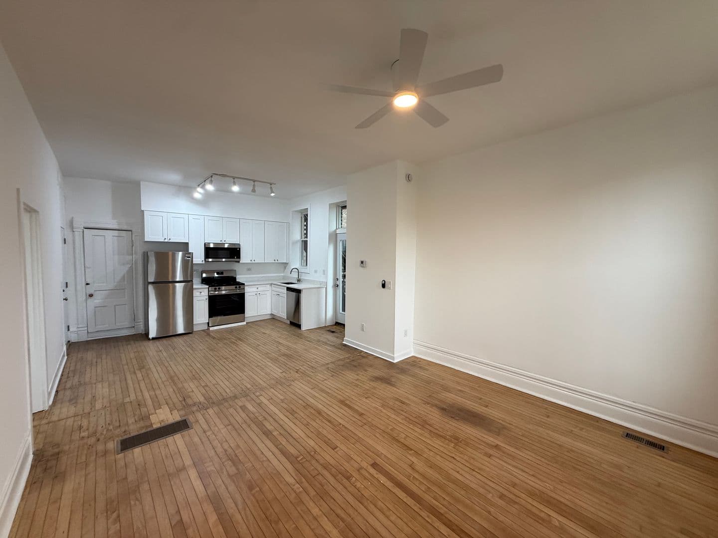 Chicago Apartment: 1634 W 21st Street