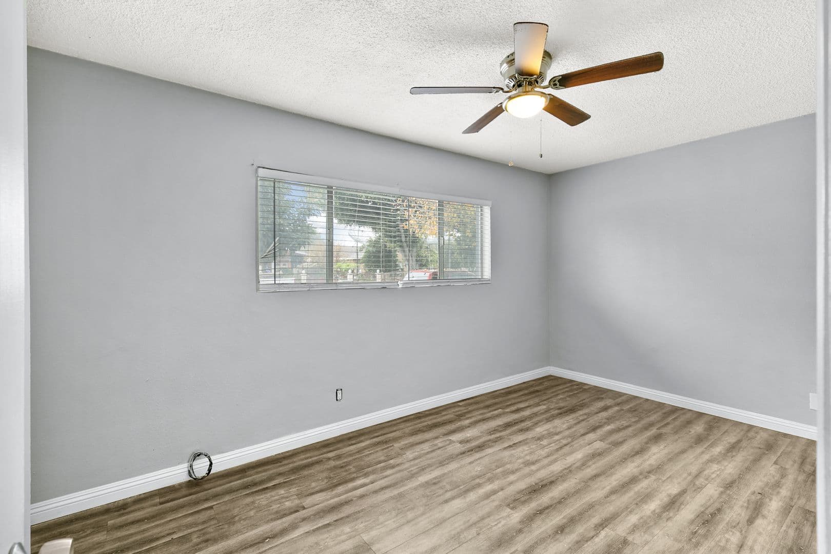Long Beach Apartment: 1315 W 19th Street