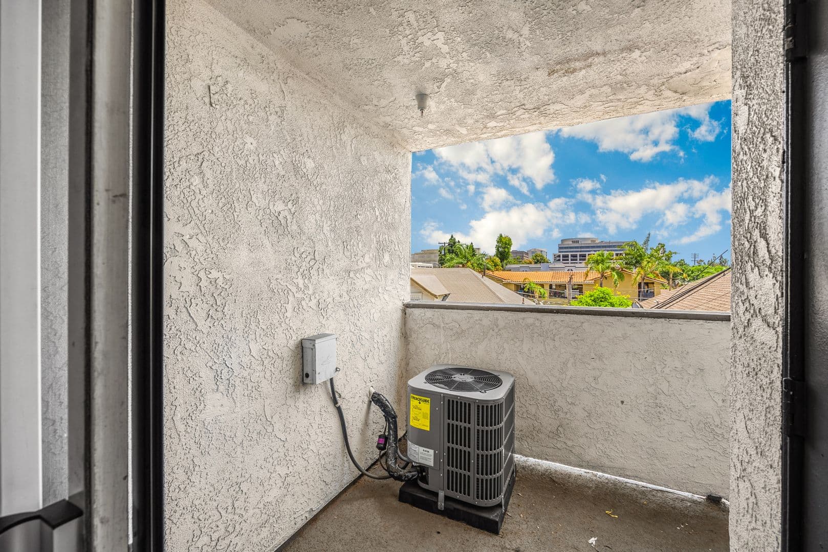 Santa Ana Apartment: 1114 W Santa Ana