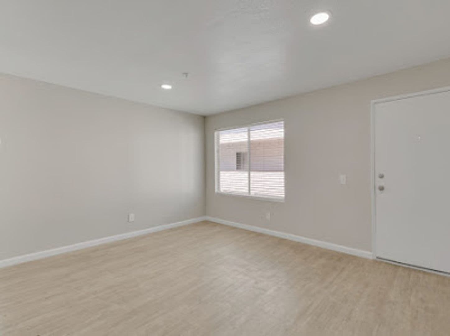 Santa Ana Apartment: 1114 W Santa Ana