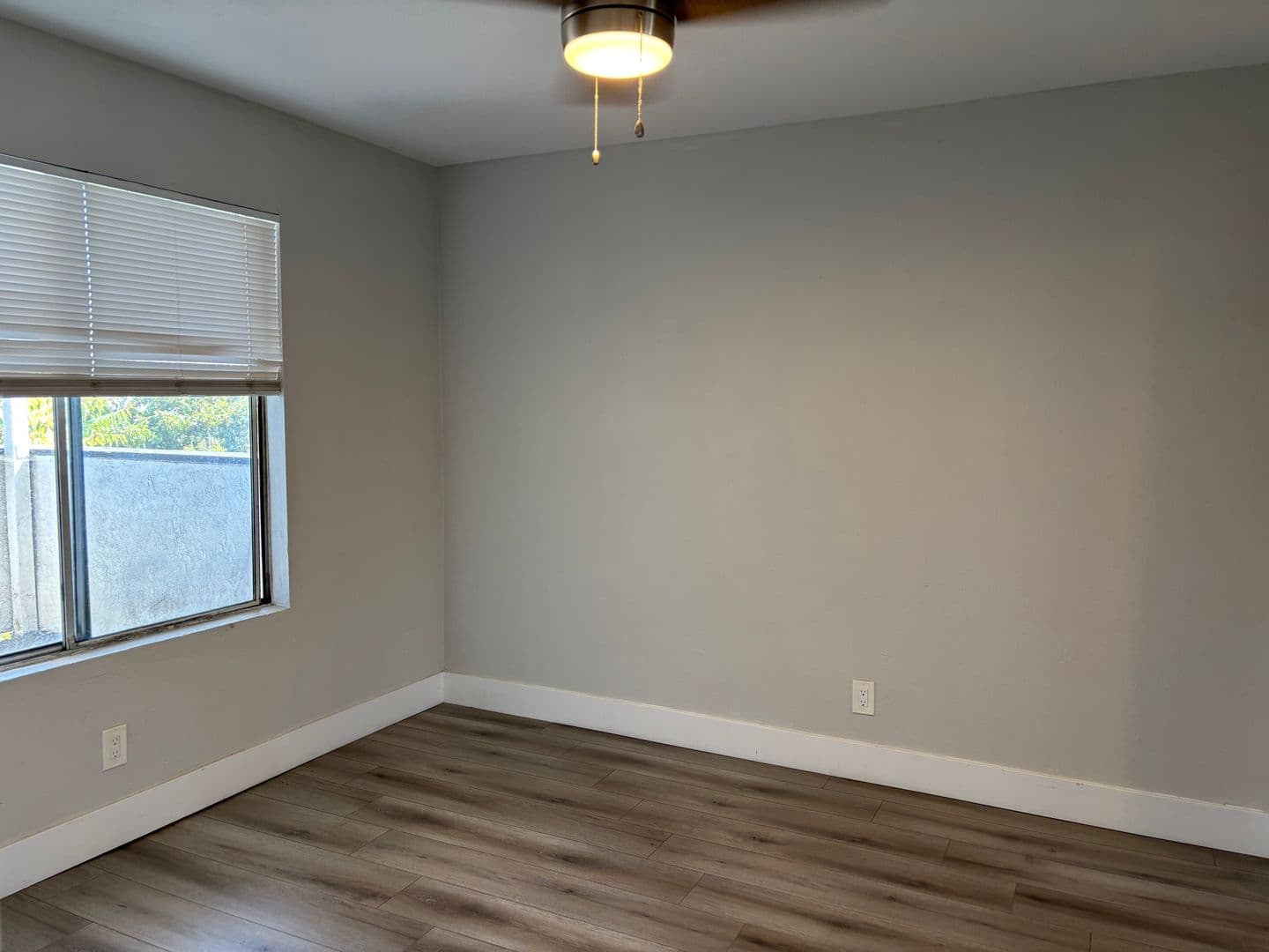 Santa Ana Apartment: 1114 W Santa Ana