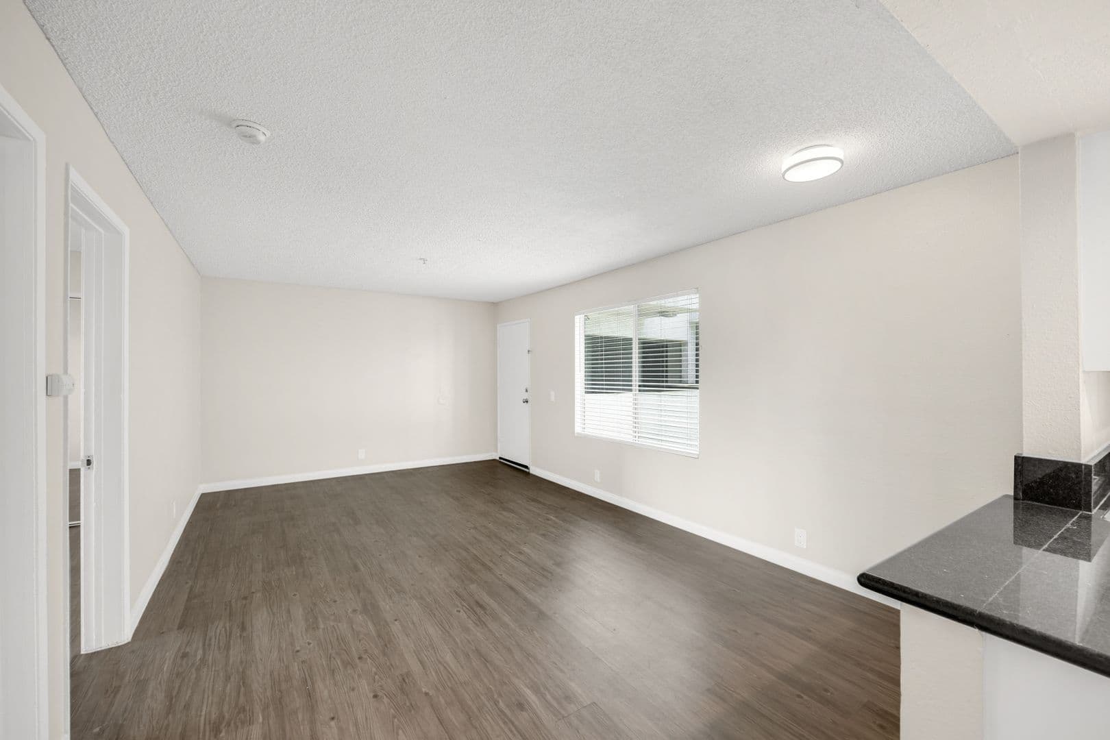 Santa Ana Apartment: 1114 W Santa Ana
