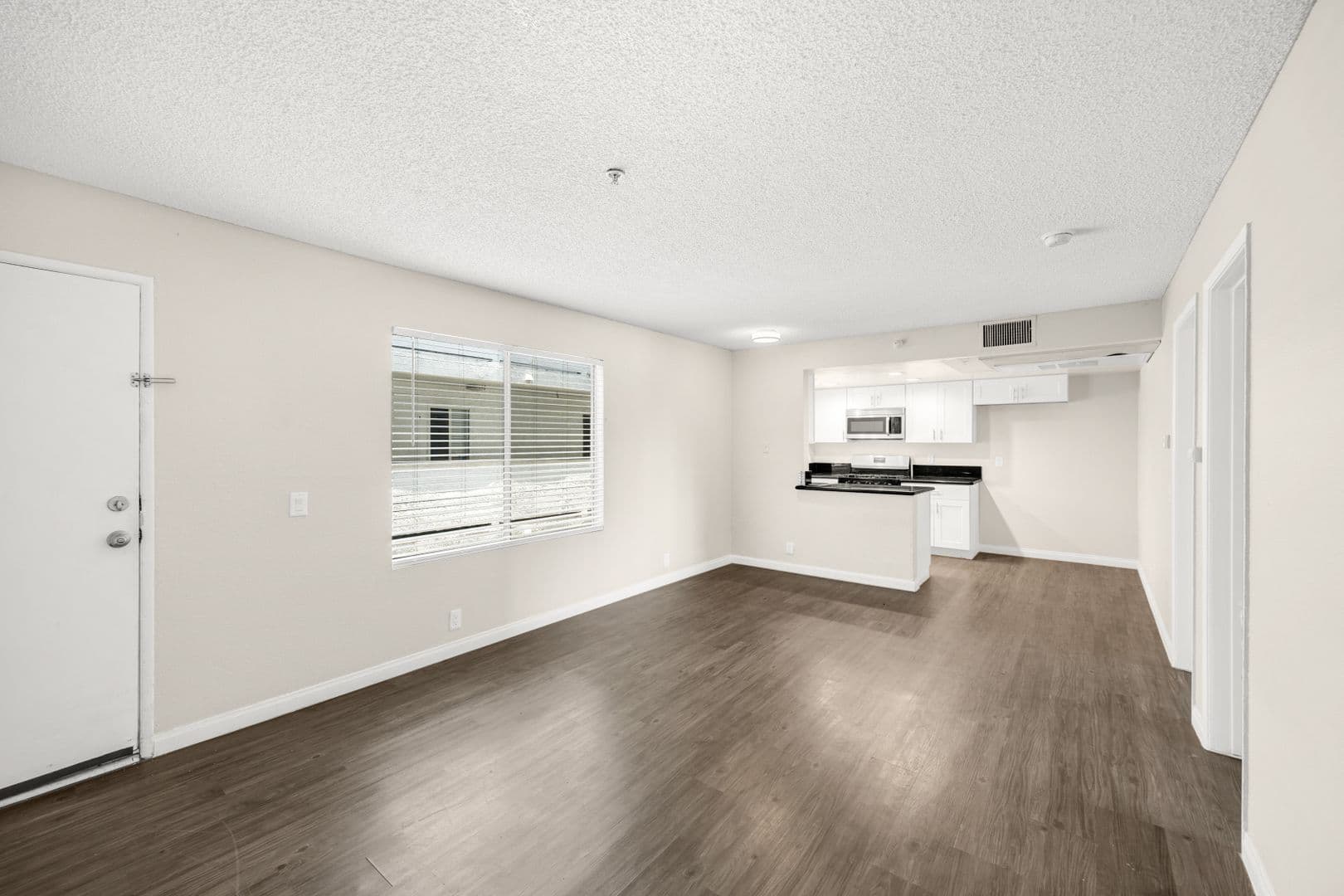 Santa Ana Apartment: 1114 W Santa Ana
