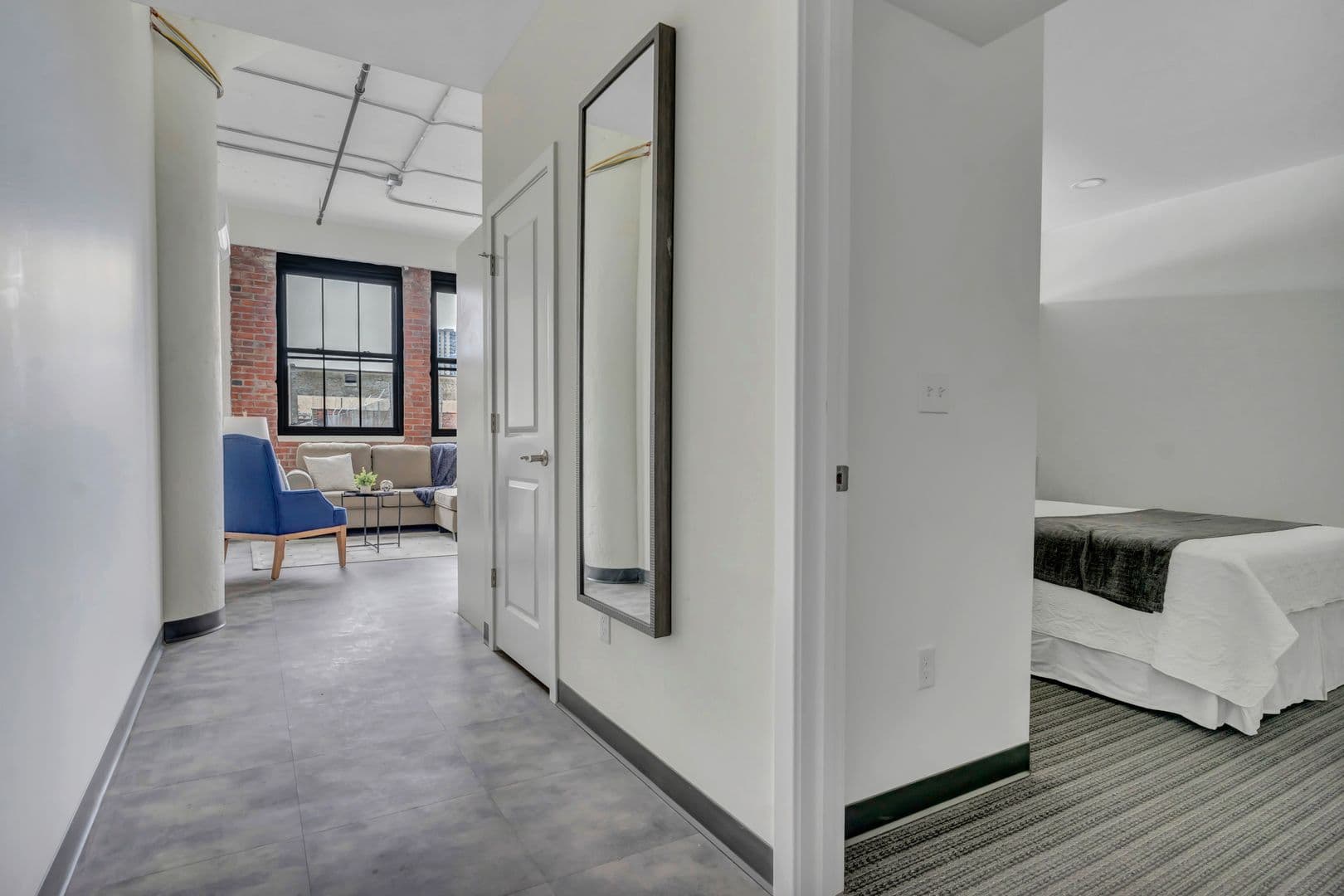Springfield Apartment: 151 Chestnut St