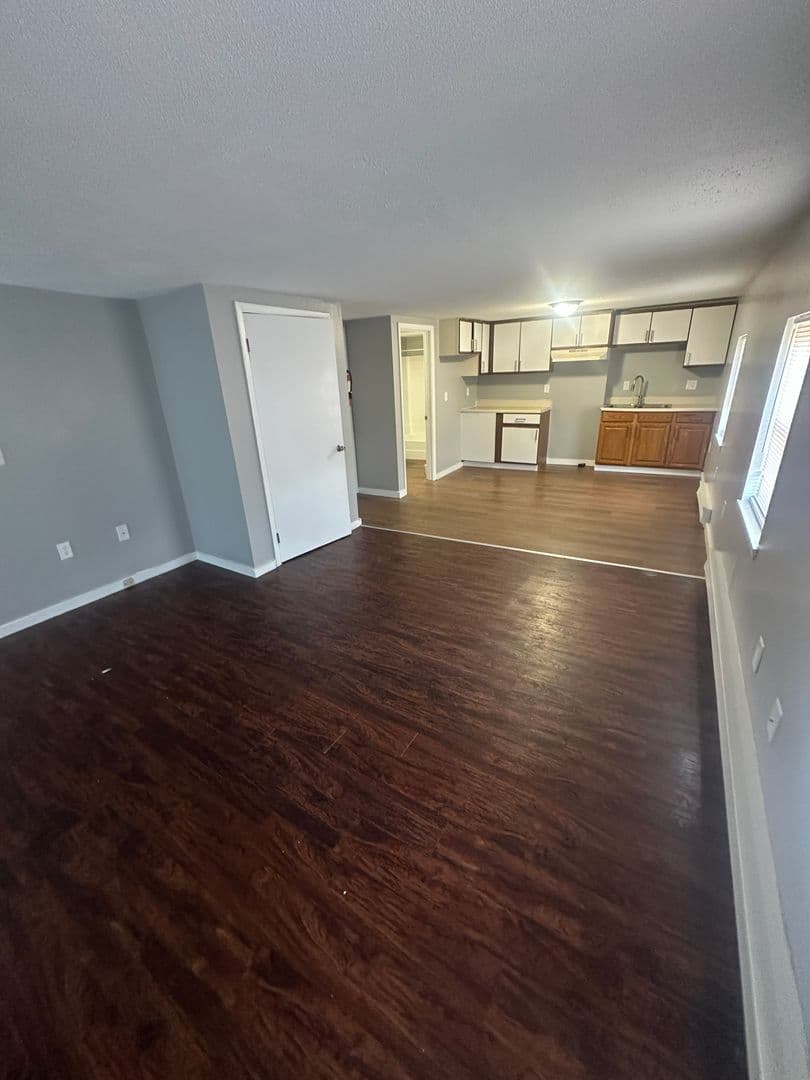Chicopee Apartment: 2-10 Dwight St