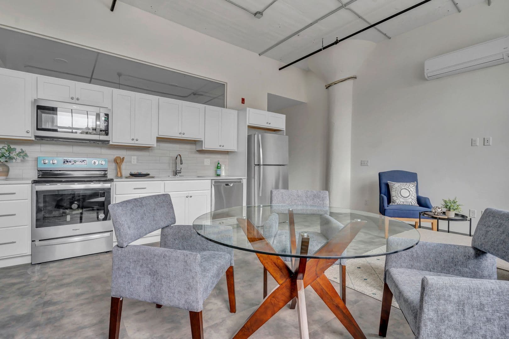 Springfield Apartment: 151 Chestnut St