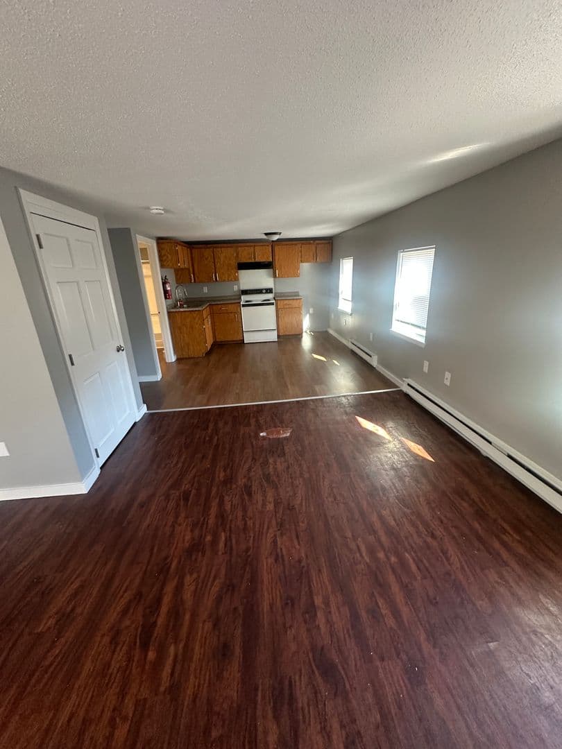Chicopee Apartment: 2-10 Dwight St