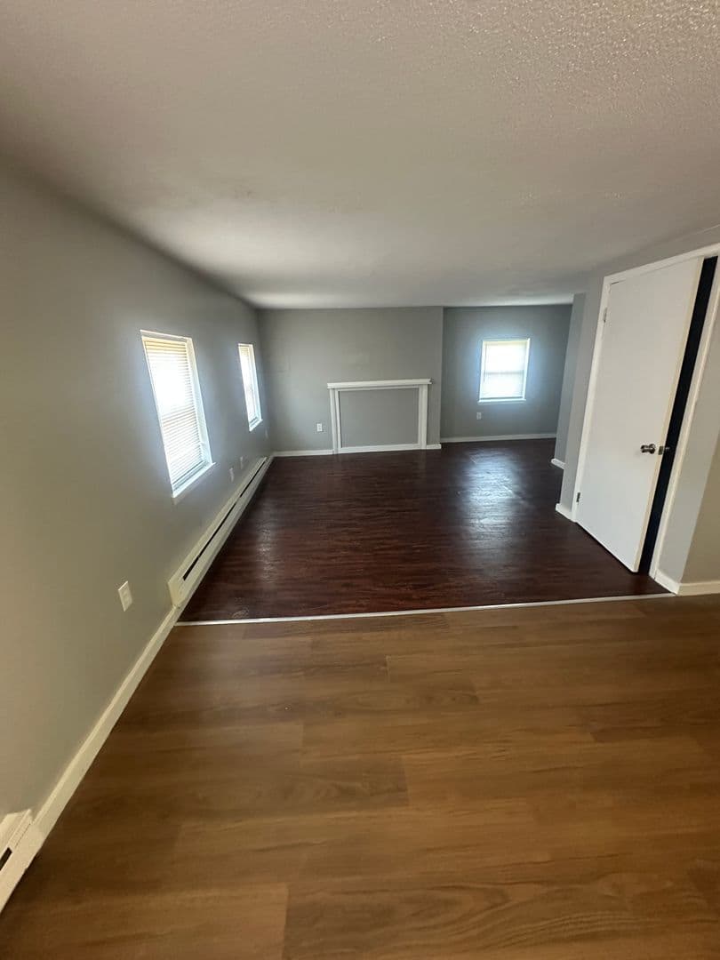 Chicopee Apartment: 2-10 Dwight St