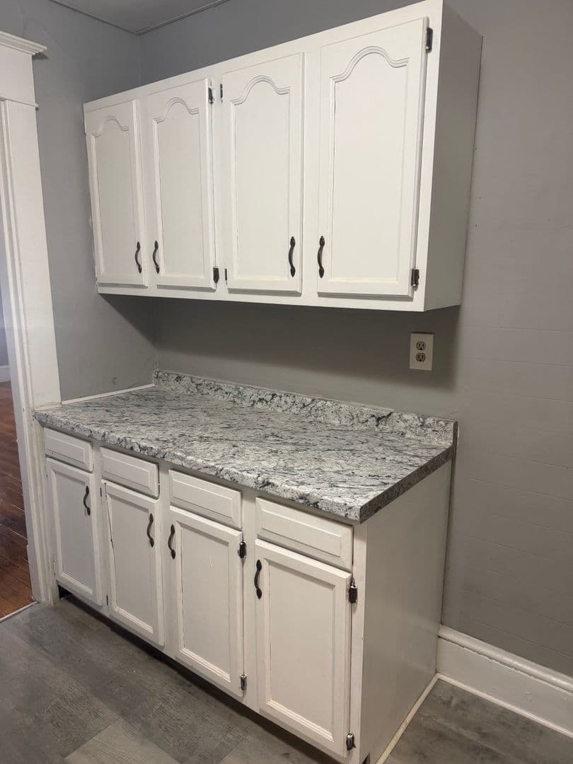 Springfield Apartment: 406-408 Belmont Ave