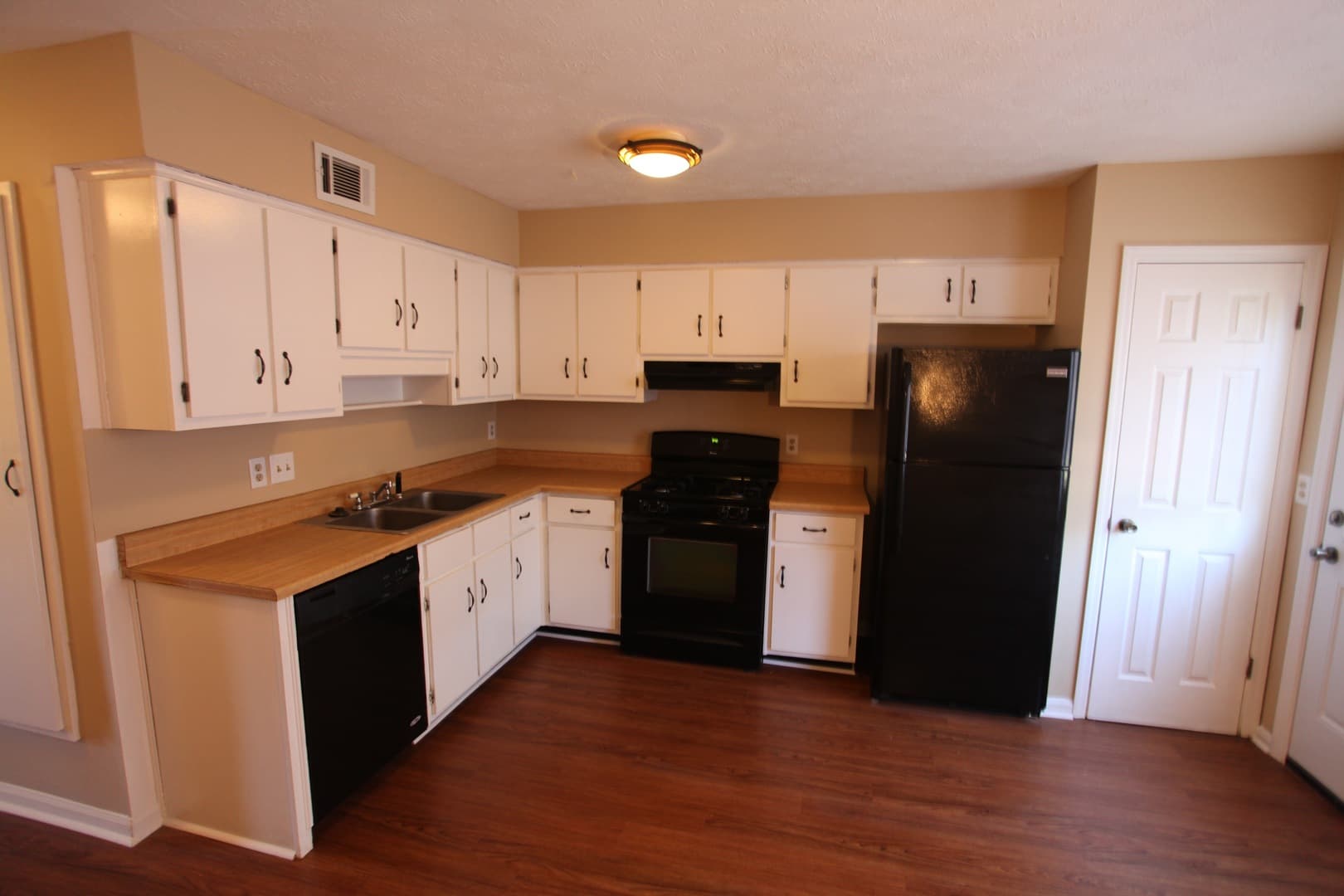 Opelika Apartment: 1107/1108 Elliott Avenue