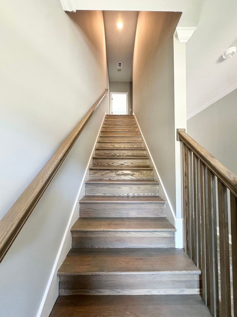 Auburn House: 2038 Downs Way